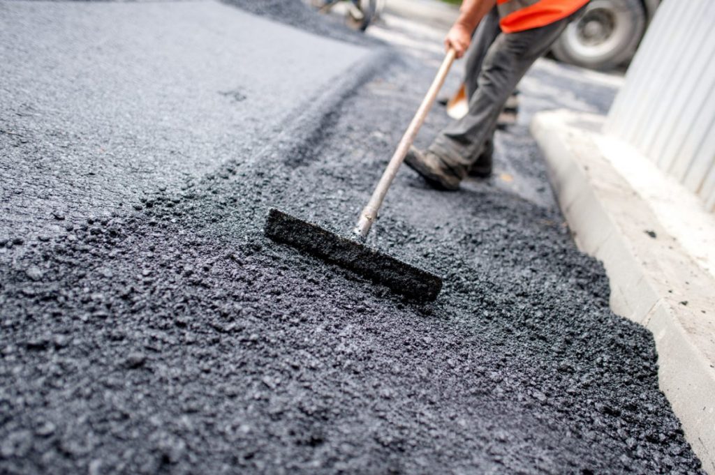 Late Spring is the Ideal Time for Asphalt Paving Work